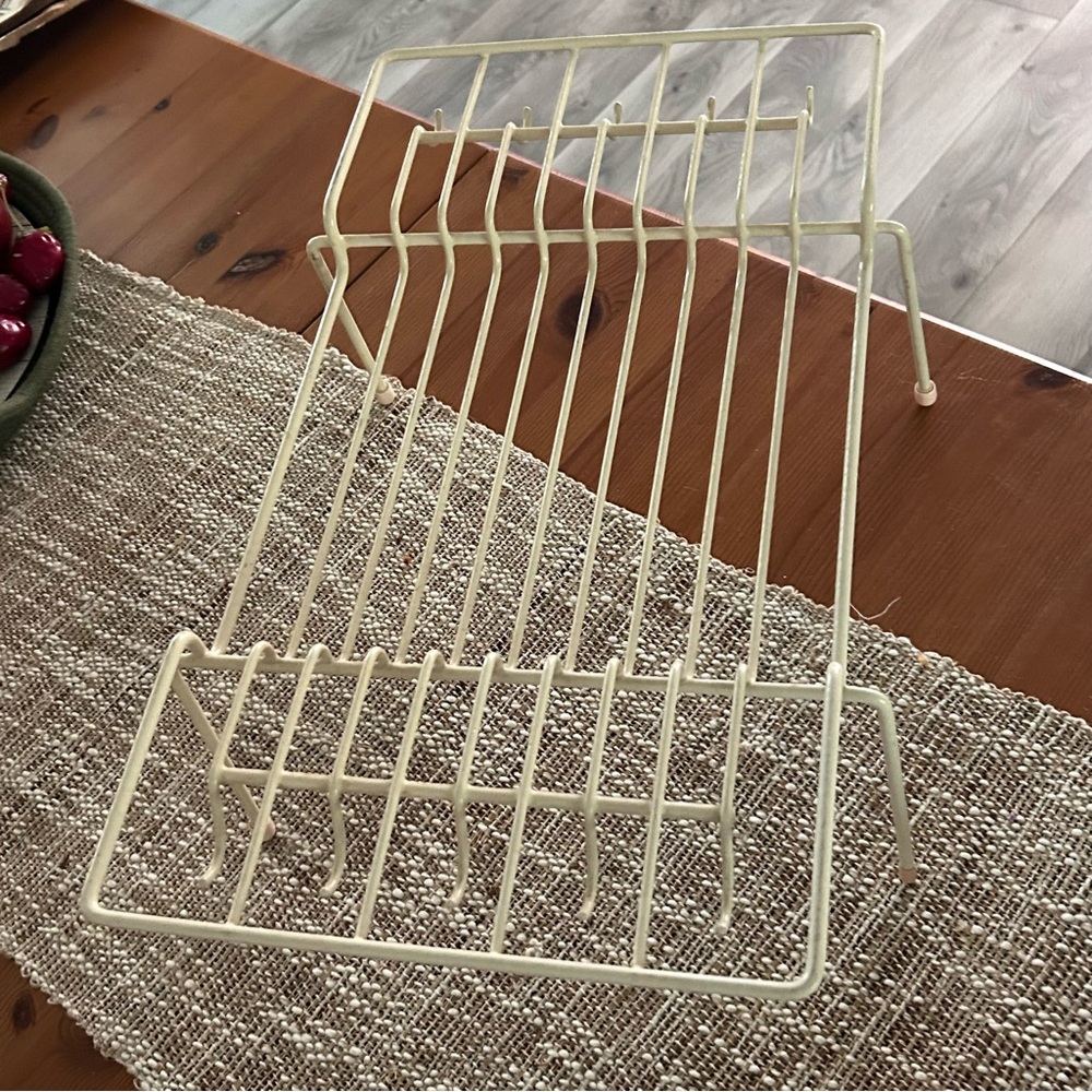 Rubbermaid Shelf Rack - Picture 2 of 3